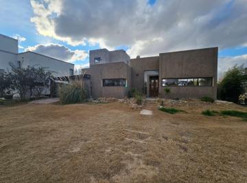 Casa de 5 ambientes, Lunlunta · Casa en Venta Lunlunta