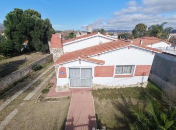 Casa · 181m² · 5 Ambientes · 2 Cocheras · Casa en Venta en Capilla de Monte