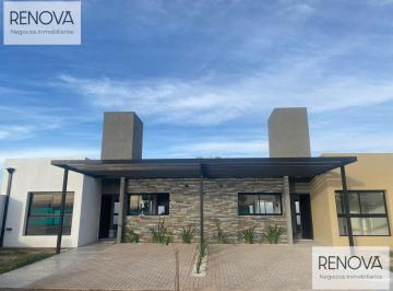 Casa · 88m² · 4 Ambientes · 1 Cochera · Excelente Duplex de 2 Dor en B° San Ignacio!