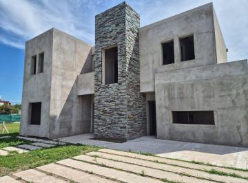 Casa de 4 ambientes, San Miguel · Casa en Venta Barrio Cerrado Altos de San José, en San Miguel