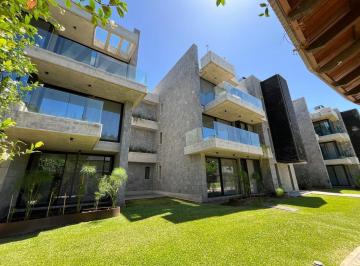 Departamento · 140m² · 3 Ambientes · 2 Cocheras · Venta - Departamento de Dos Dorm. y Balcón en Fisherton Park, Brassey Al 8000, Rosario.