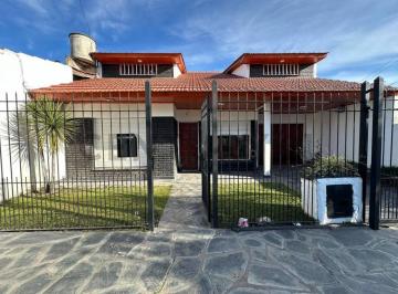 Casa · 146m² · 5 Ambientes · 2 Cocheras · Venta Casa 5 Ambientes Mar del Plata