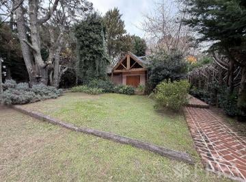 Casa · 143m² · 8 Ambientes · 2 Cocheras · Venta de Cabañas en Costa del Este