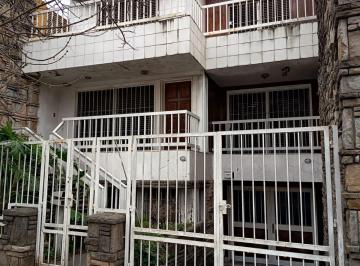 01 Frente 01 · Dueño Vende Chalet en 3 Plantas