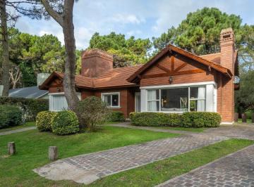 Casa · 143m² · 4 Ambientes · 1 Cochera · Casa en Venta 4 Ambientes Pinamar Norte