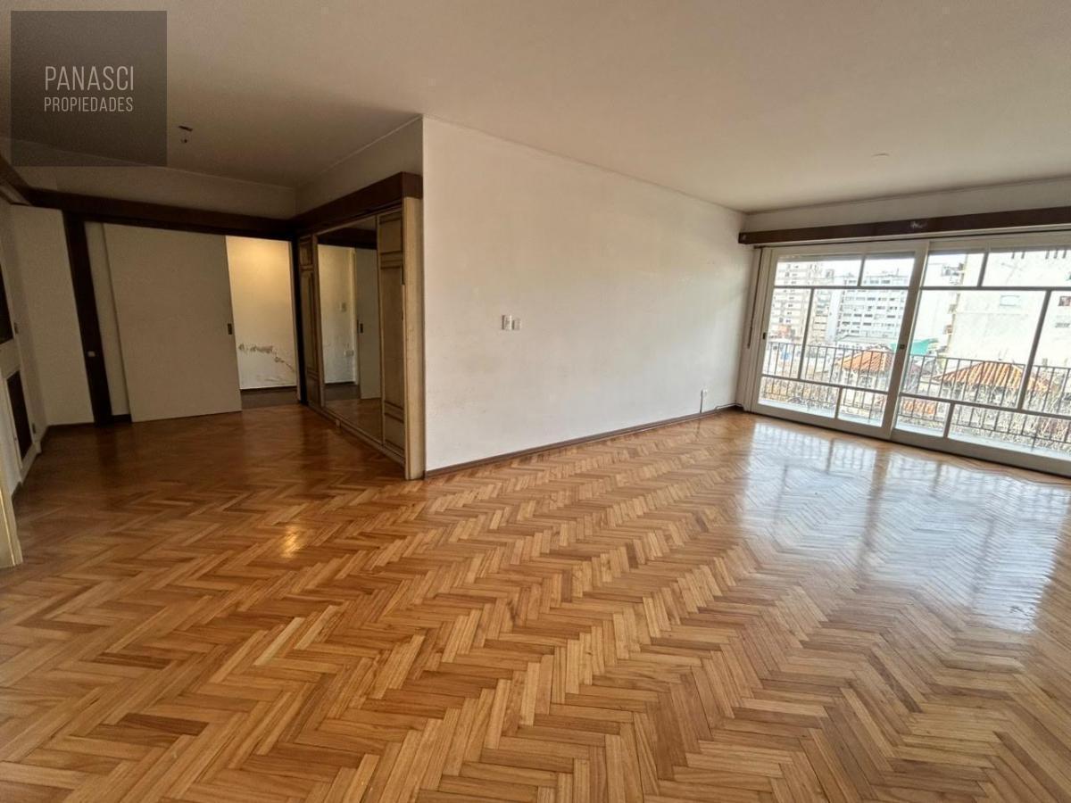Venta | departamento de 4 ambientes con cochera — Av. Independencia esq. San Martín