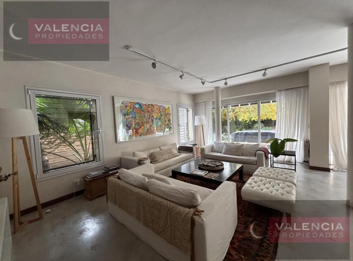 Casa · 450m² · 9 Ambientes · 2 Cocheras