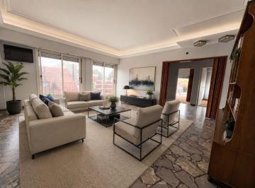 Casa · 309m² · 3 Ambientes · 2 Cocheras · Casa con 4 Locales en Venta en Haedo