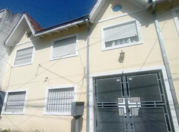Departamento · 34m² · 2 Ambientes · Venta Dpto 2 Amb Pb R. de Escalada 4 Cuadras Av H. Yrigoyen