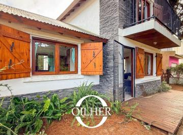 Casa de 4 ambientes, Mar Azul · Casa en Venta 3 Dorm. en Mar Azul.