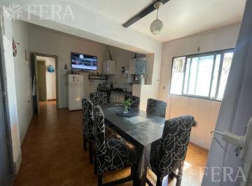 Casa · 70m² · 4 Ambientes · 1 Cochera · Venta de Casa 4 Ambientes con Cochera en Wilde
