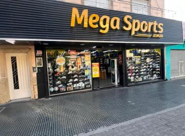 Local comercial · 228m² · Local con Depósito en Alquiler - Loma Hermosa