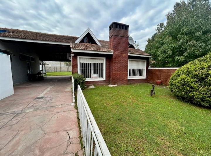 Casa · 120m² · 4 Ambientes · 3 Cocheras