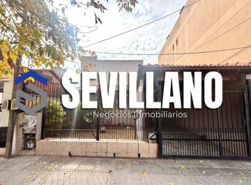 Casa de 4 ambientes, Lomas de Zamora · ¡Oportunidad en Excelente Ubicación! PH con Garage, Patio y Gran Potencial en Lomas de Zamora