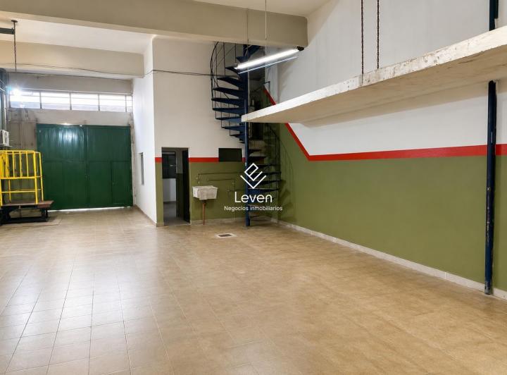 Bodega-Galpón · 650m² · 5 Ambientes · 15 Cocheras