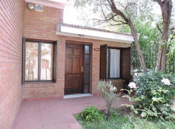 Casa · 194m² · 11 Ambientes · 2 Cocheras · Venta Casa Alta Gracia Apta Credito