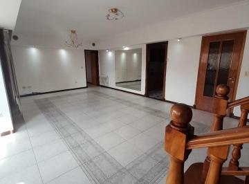 Casa · 120m² · 4 Dormitorios · Casa en 1º Piso de 5 Ambientes - Macrocentro - 110 m²