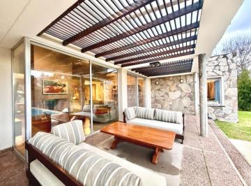 Casa · 227m² · 4 Ambientes · 3 Cocheras · Muy Linda Casa en Venta en Club de Campo San Francisco