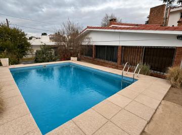 Casa de 6 ambientes, Villa Carlos Paz · Venta Casa con Pileta en Becciu Carlos Paz