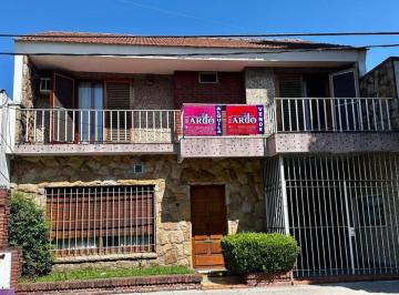 Casa de 5 ambientes, Lomas de Zamora · Chalet en Venta con Excelente Ubicacion