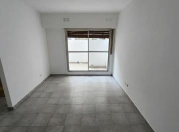 Departamento · 33m² · 2 Ambientes · 1 Cochera · Venta 2 Ambientes en Planta Baja con Dos Patios y Cochera | Apto Crédito