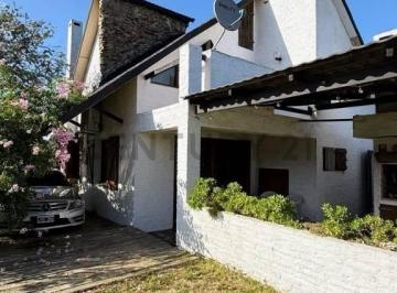Casa · 178m² · 5 Ambientes · 1 Cochera · Venta Casa La Paloma/permuta/4 Dorm./3 Baños/parrillero/cochera/los Botes