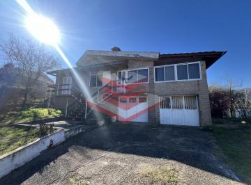 Casa · 6 Ambientes · 1 Cochera · Casa en Venta en Bialet Massé con Gran Quincho Vidriado y Doble Cochera Ref. 3128