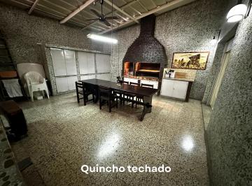Casa · 190m² · 7 Ambientes · 1 Cochera · Venta Casa 7 Ambientes con Cochera y Quincho