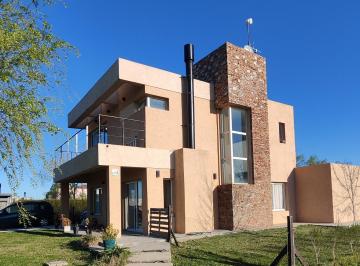 Casa · 133m² · 4 Ambientes · 4 Cocheras · Casa en Venta Barrio Santa Isabel 2 (Ingeniero Maschwitz)