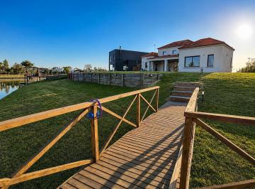 Casa · 180m² · 5 Ambientes · 2 Cocheras · Venta Casa 5 Amb. Al Río Barrio San Benito Villanueva Tigre