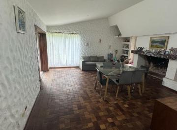 Casa · 277m² · 4 Dormitorios · 2 Cocheras · B° Villa Allende Golf - 4 Dorm. -