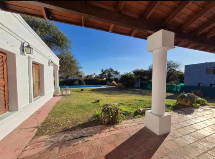 Casa · 280m² · 8 Ambientes · 2 Cocheras
