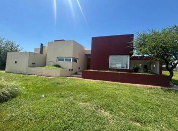 Casa de 3 ambientes, Malagueño · Casa en Alquiler Anual Barrio Causana 3 Dorm. Pileta Parque