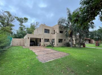 Casa · 280m² · 5 Ambientes · 1 Cochera · B° Valle Escondido - Apto Credito - 3 Dorm. y Medio -