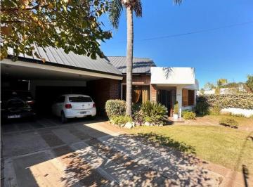 Casa · 450ha · 11 Ambientes · 1 Cochera · B° Villa Belgrano - 6 Dorm. con 6 Baños - Consultas