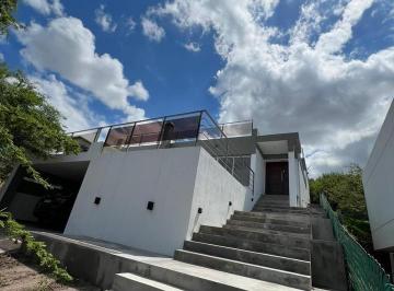 Casa · 1ha · 3 Dormitorios · 2 Cocheras · Venta Casa Villa Allende - Barrio Terrazas de V. Allende