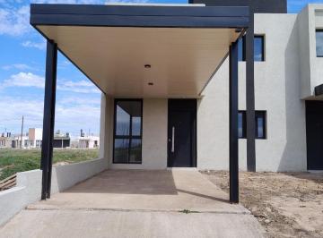 Casa · 125m² · 4 Ambientes · 1 Cochera · Duplex 2 Dorm - Cuestas de Manantiales