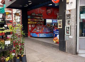 Local comercial , Colegiales · Excelente Local Altisimo Transito Peatonal