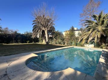 Casa · 220m² · 5 Ambientes · 1 Cochera · Casa a La Venta en Barrio Cerrado Septiembre