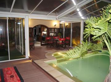 Casa · 337m² · 5 Ambientes · Venta - Casa 5 Amb - Quincho y Piscina Climatizada - San José