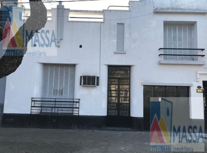 Casa · 90m² · 7 Ambientes · 1 Cochera