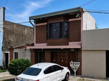 PH · 100m² · 3 Ambientes · PH en Alquiler - 2 Dorm. 1 Baño - 117 m - La Plata