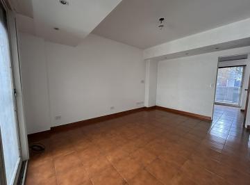 Departamento · 35m² · 2 Ambientes · Venta - Amplio Dos Ambientes con Balcón Al Frente Sobre Av Corrientes