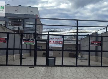 Casa · 200m² · 3 Ambientes · Casa Comercial en Alquiler