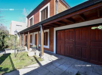 Casa · 238m² · 5 Ambientes · 2 Cocheras · Casa en Venta de 4 Dorm. en City Bell
