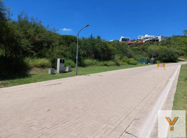 Terreno · 1185m²