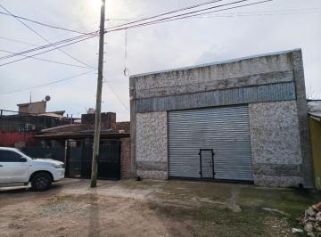 Local comercial · 84m² · En Alquiler | Excelente Galpon de 124 m² (84 m² Planta Baja y 40 m² de Entrepiso) Ideal Para Deposito