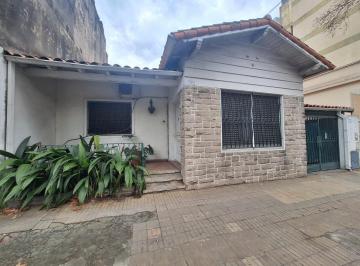 Casa · 210m² · 4 Ambientes · 1 Cochera · Venta Casa Cuatro Ambientes con Cochera San Martin Centro