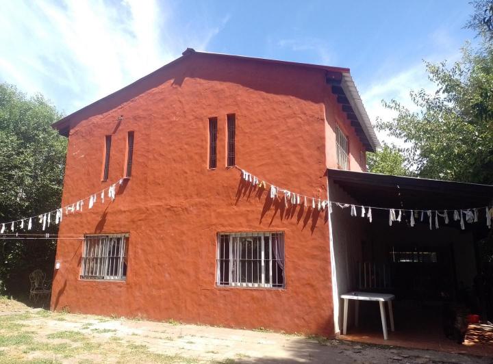 Casa · 129m² · 5 Ambientes · 4 Cocheras