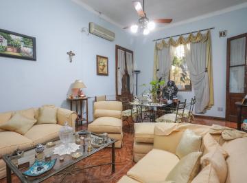 PH · 186m² · 4 Ambientes · 1 Cochera · Venta PH de 3 Ambientes en Colegiales con Cochera Patio y Terraza Propia